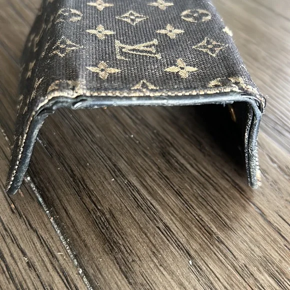LV Denim Key Pouch - Picture 9 of 12